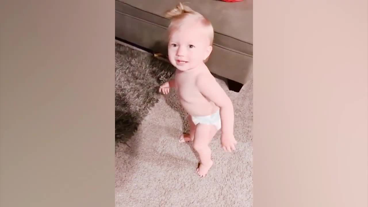 Cute little monster! 😍 She is farting on purpose 😂