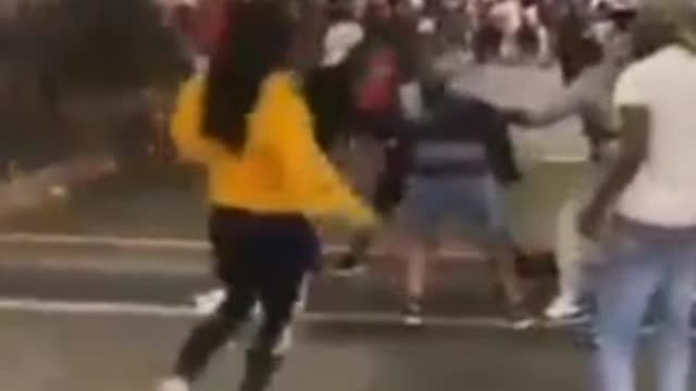 Sunday night pride🌈 celebration in Chicago turned into a brawl