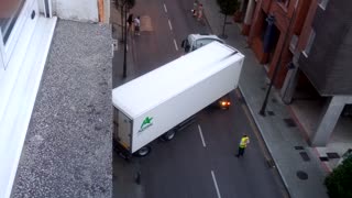 Semi-Truck Driver Does some Delicate Maneuvering