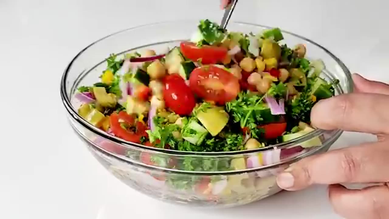 Mediterranean Chickpea Salad Recipe!