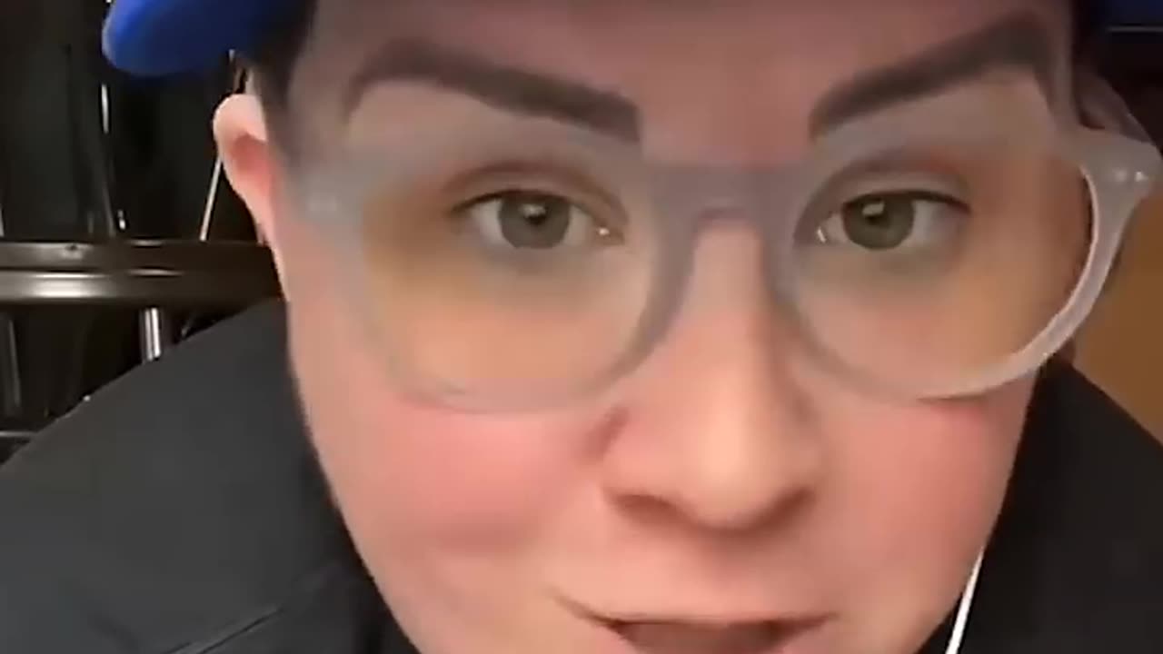 SOUNDS FUCKING GREAT .... Evidently Zir doesn't agree 😂🪅🏳️⚧️🤡🤳
