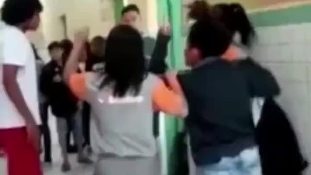 A transsexual violently attacked a girl at a Brazilian school