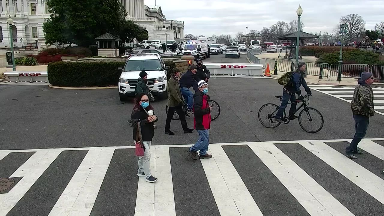 0687USCG00K25SouthBarricadePlaza_2021-01-06_13h40min01s317ms.mp4