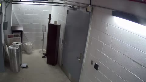 6031RHOBG1G102BEastVestibule_2021-01-06_02h00min01s857ms.mp4