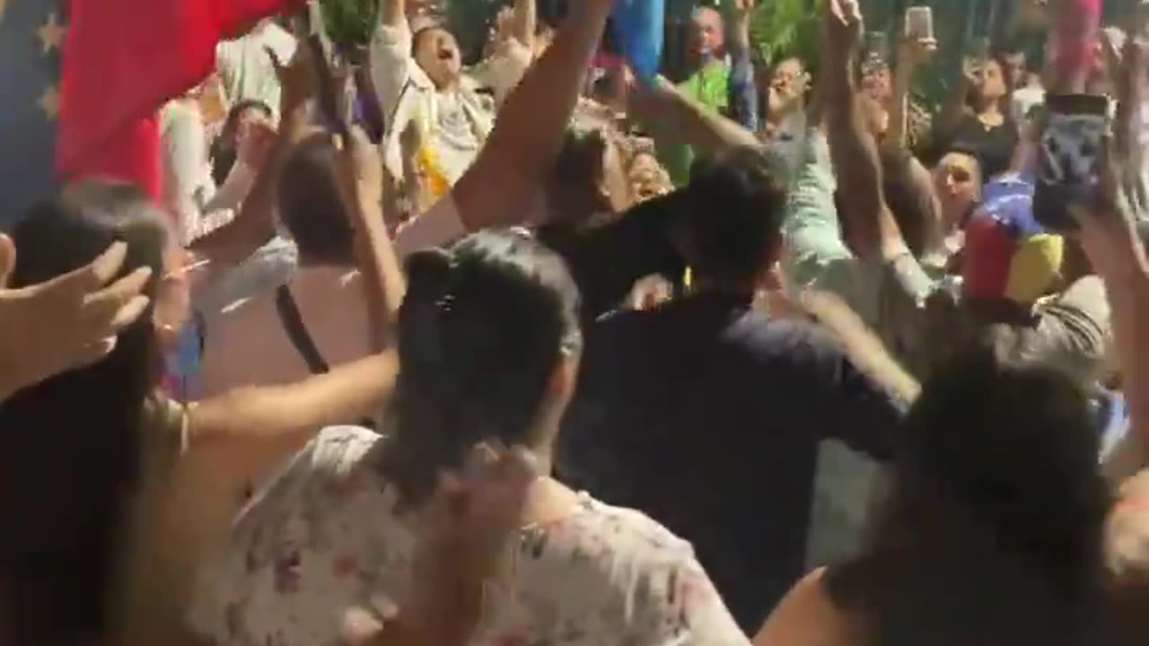 Venezuelan opposition voters are now kneeling on the streets and praying to God