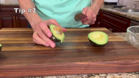 How to Make the Perfect Guac - 3 Tips For The Best Guacamole!