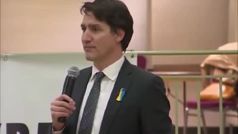 TRUDEAU Calls Out Putin, Ends Up Describing His Own Regime !