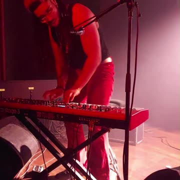 Noah Jones (Stop Light Observations) - LIVE @ Saturn (Short 5)