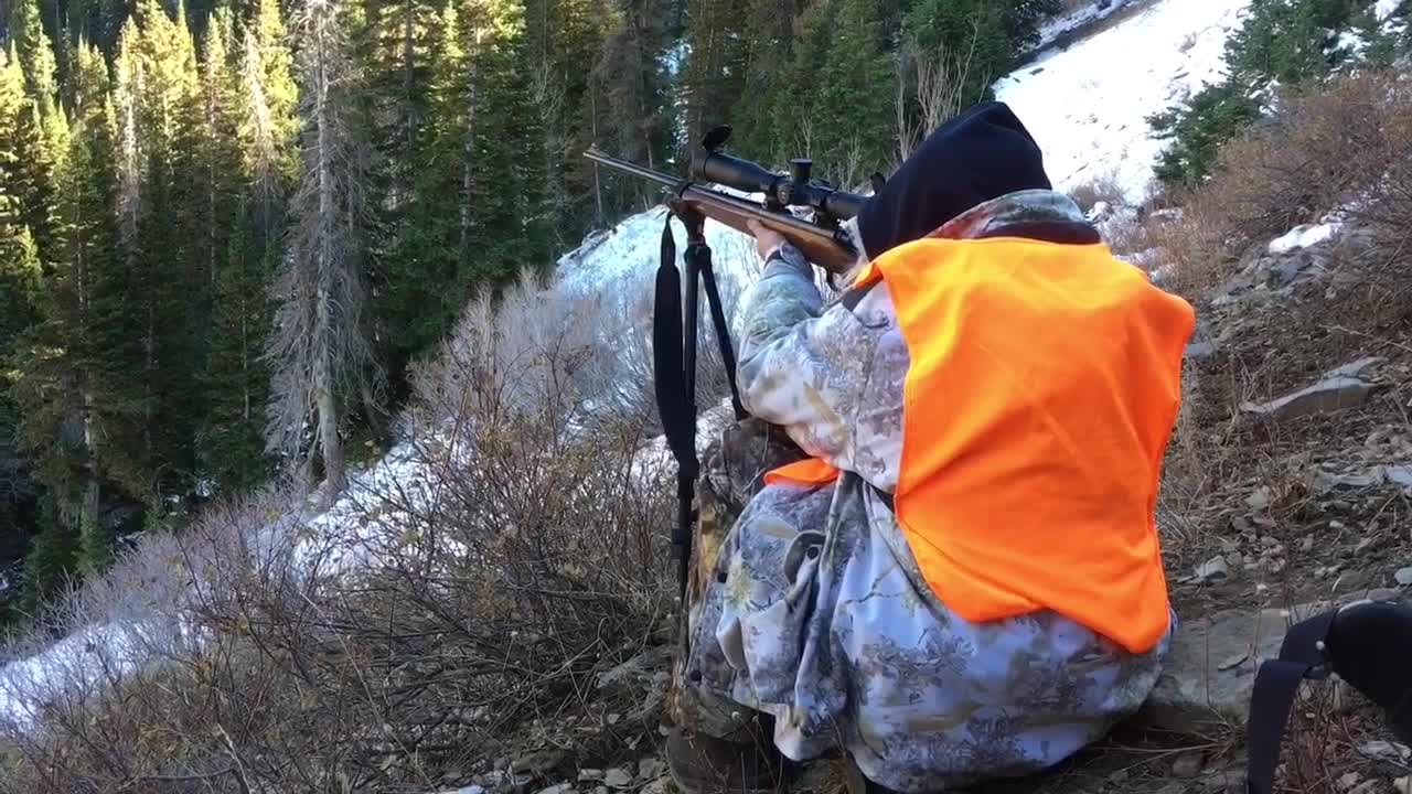 450 yard kill shot by teen huntress, .270 Win