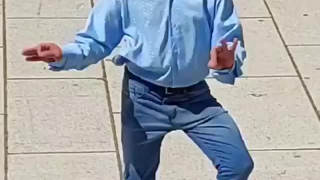 Funny shuffle dancer