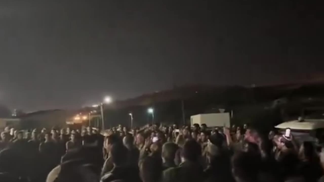 The Israel Defense Forces sing "Hope". so exciting. Israel will always have hope!