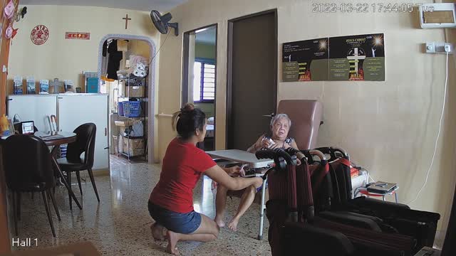 hallfront day n night 20220322