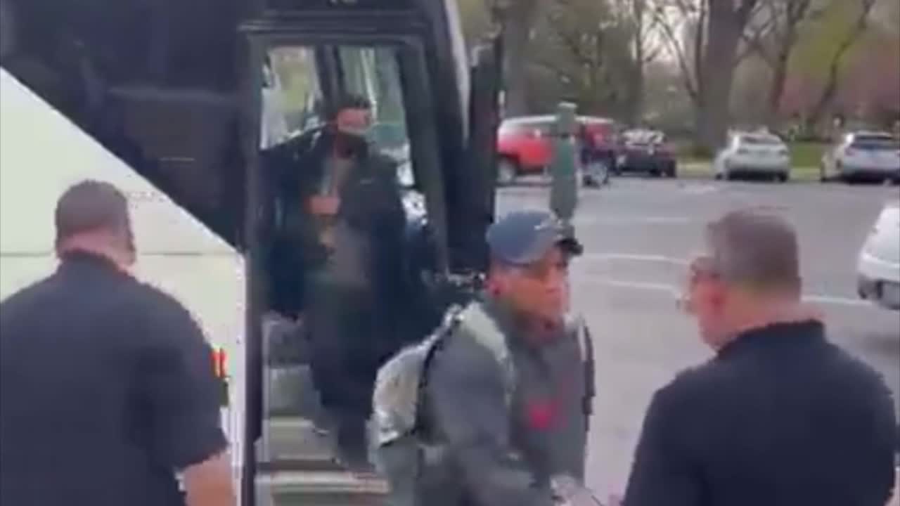 WATCH: Texas shipping IMMIGRANTS to BIDEN in D.C.