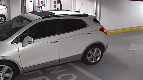 6080RHOBG3G305ANorthLobbyEntry_2021-01-06_13h00min03s207ms.mp4