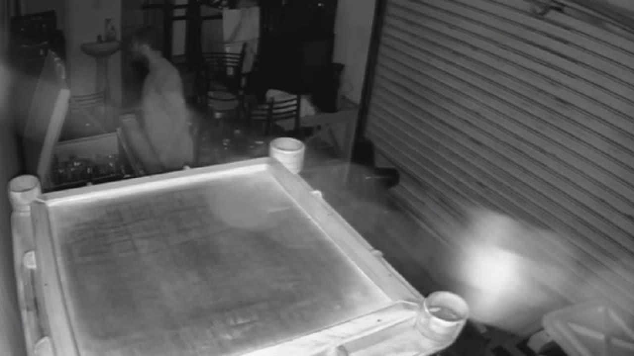 Ladrón ingresó a un negocio a tomar cervezas en Barrancabermeja