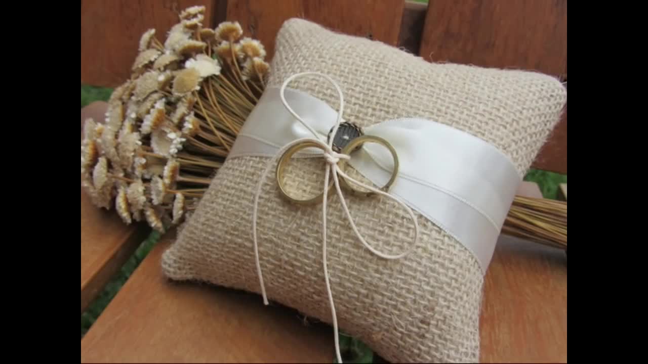 105 Super Creative Jute Pillow Craft Ideas