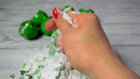 ASMR Crushing Eggshells