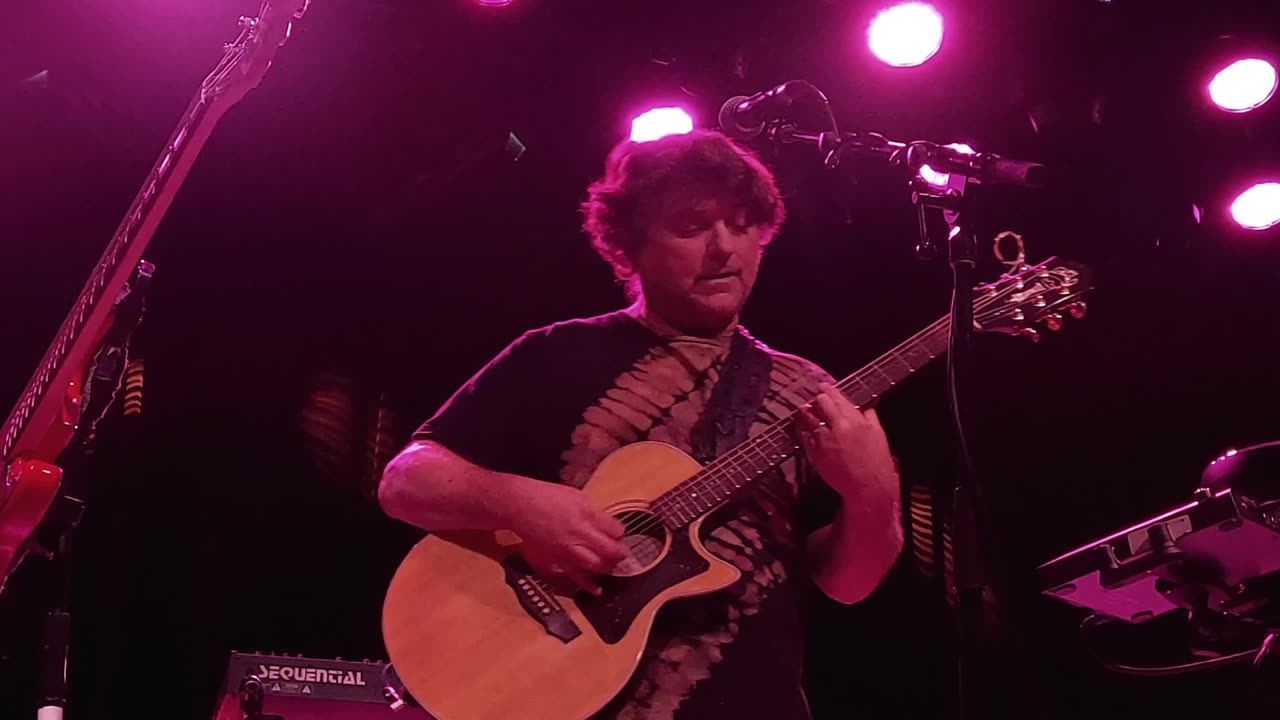 Keller Williams - LIVE @ Iron City (Brown Eyed Woman)