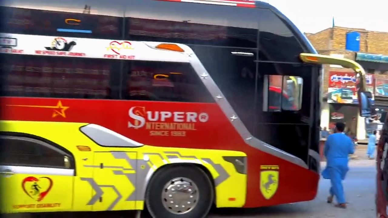 3 decker bus