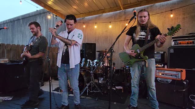 Layne's Calling "Stronger"