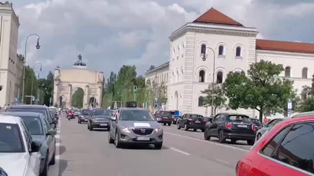 12.06.21 Korso München Kundgebung südlich des Siegestors