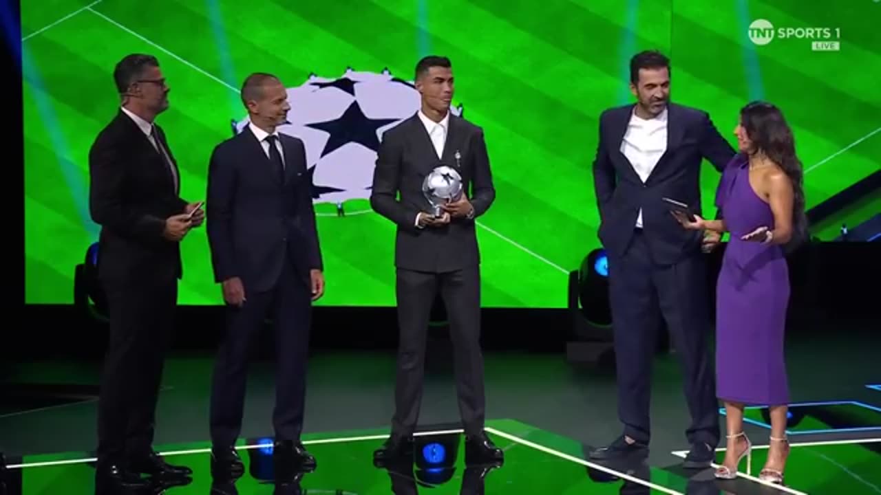 Cristiano Ronaldo honoured with special award as the UEFA Champions League All-Time Top Scorer 🐐