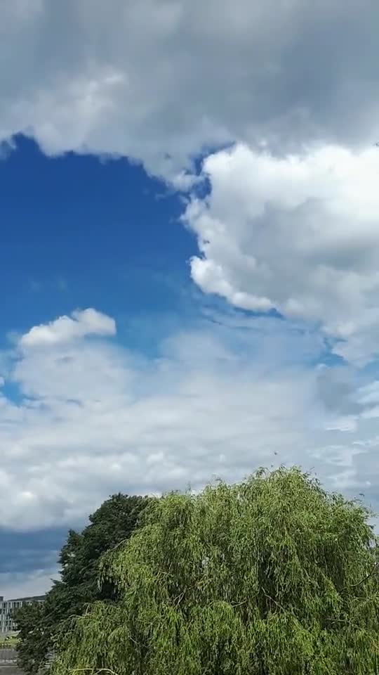 Himmel in Berlin am 7.Juni 2022 etwa 17 Uhr