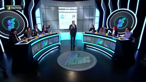 EMMANUEL DANANN en BRUTAL CRUCE con FEMINISTA CHILENA en PROGRAMA de TV