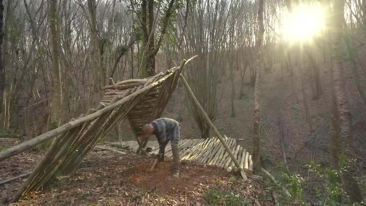 How to Build a Tree House on 10m High Slope Part I - Bushcraft Shelter in 15 Minutes - ASMR