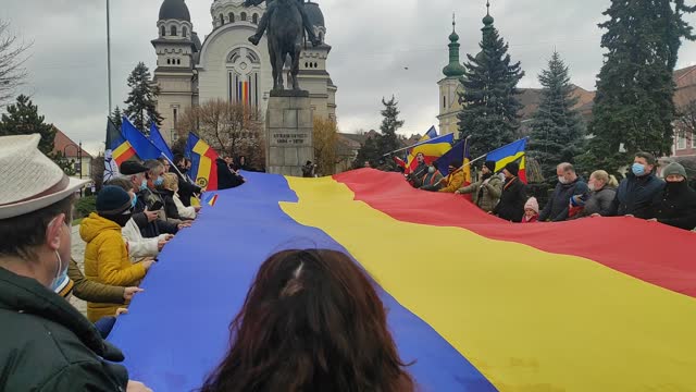 1 Decembrie 2021 la Târgu Mureș steagul mare