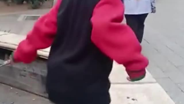 Happy boy dancing in winter Saison