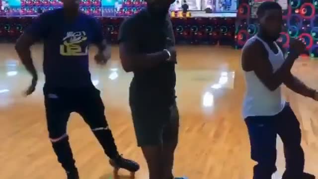 Boys ENtertainment and dancing Music show