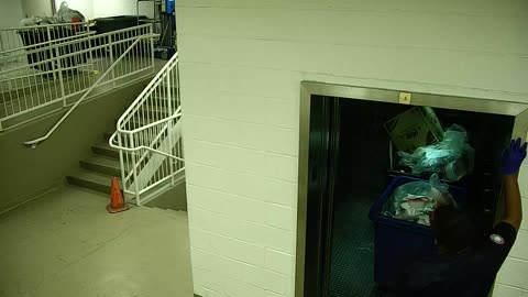 7110CVCULElevator#3Lobby_2021-01-06_22h20min01s840ms.mp4