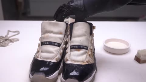 Cleaning the Dirtiest $500 Air Jordan Concord 11's