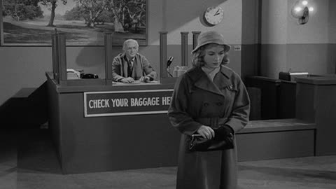 The Twilight Zone S01E21 Mirror Image