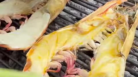 Huge 300G Tiger Prawns with Garlic Butter food #shorts #streetfood #breakfast #peawn