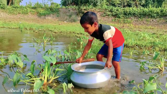 Really Amazing Fishing Video | Traditional Boy Catching Fish By Hand in Pond Water