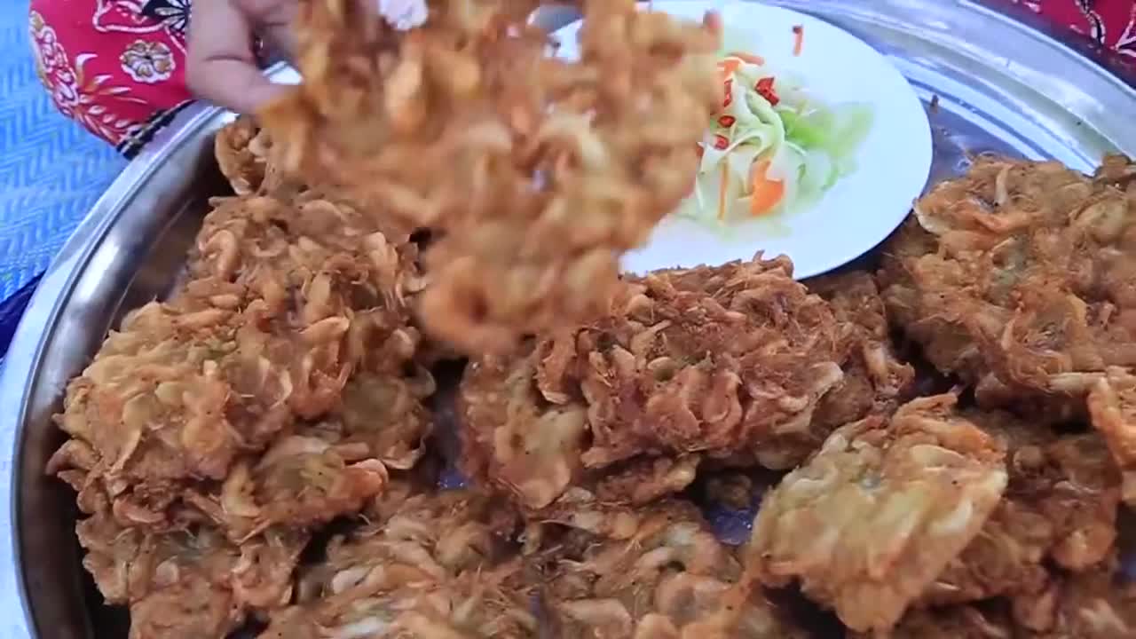 Yummy fried fresh Shrimp recipe _ Cooking skills _ Khmer Survival Skills