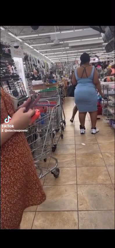 Hyena Harris's black gurl majik fat racism strikes again