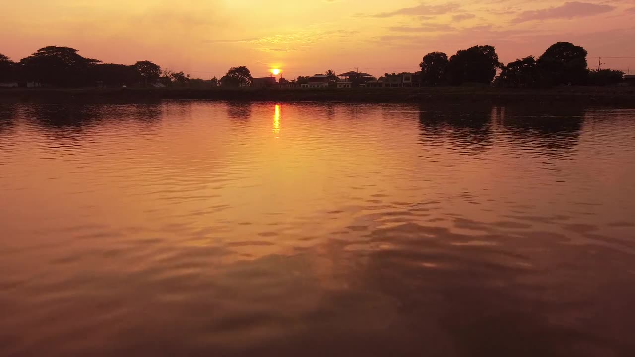 Exploring Nature's Beauty The Sunset and River 💫👍❤️🤔