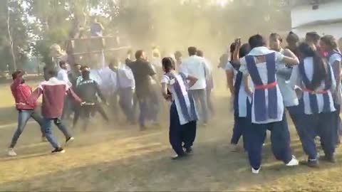 Desi dance Chashma Laga Le nache re Pathar Ke Nagin Jaisan