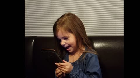 FUNNY GIRL TALKING TO SIRI