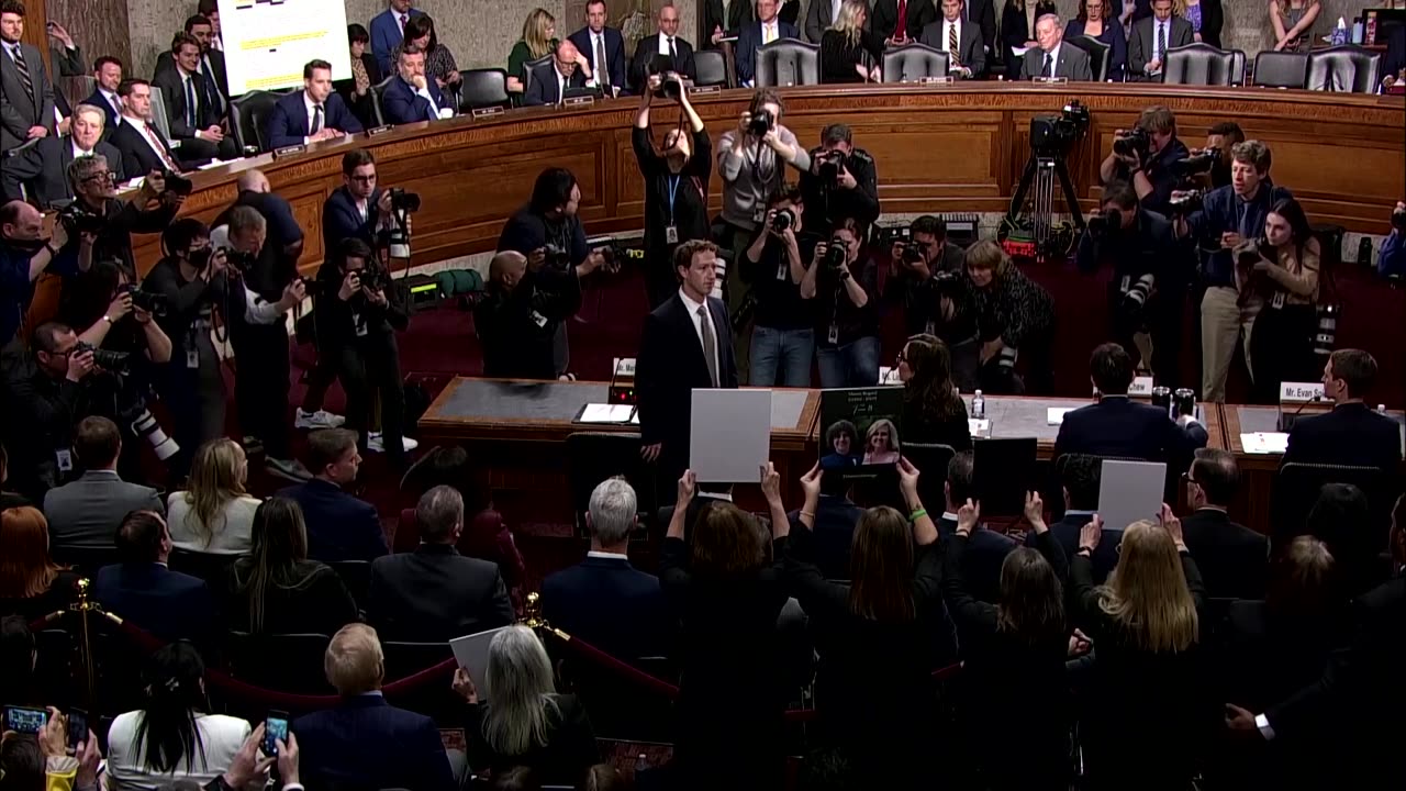 Zuckerberg apologizes to parents at Senate hearing