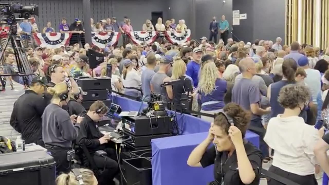 Tim Walz small rally of all white people