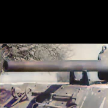 US film showing off M10 tank destroye rimpressive #Colourized