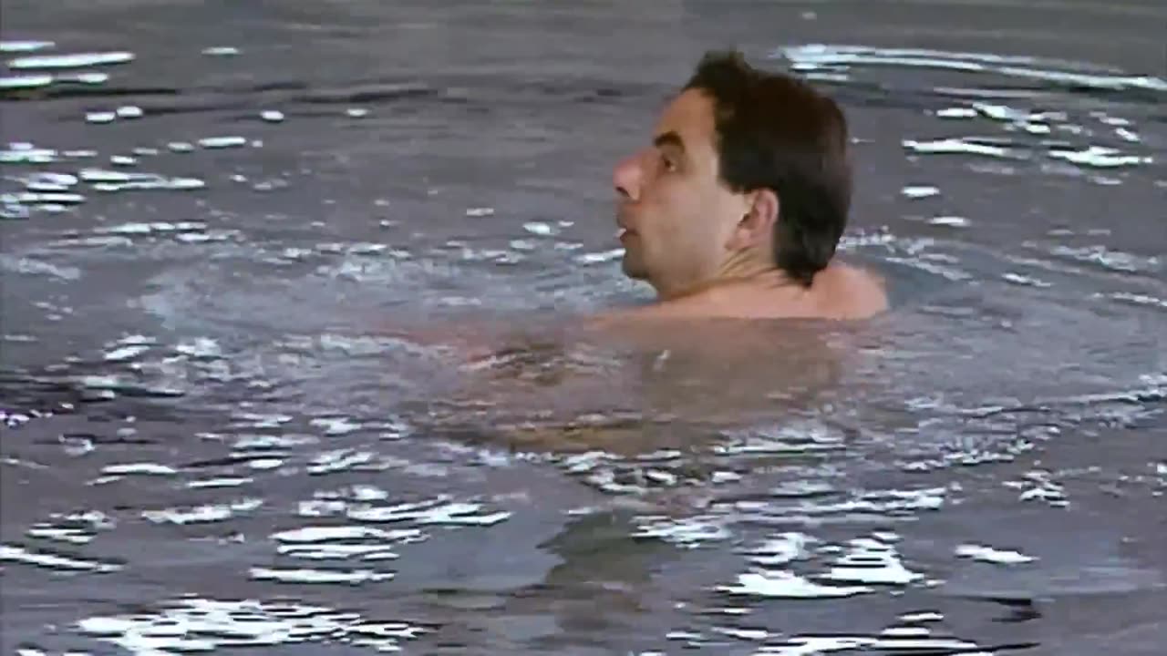 DIVE Mr Bean! Funny Clips Mr Bean Official -गोता लगाएँ मिस्टर बीन!