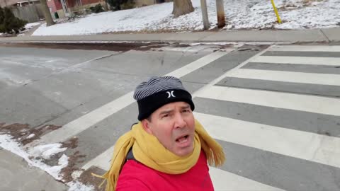 DOMINGO 13 DE MARZO, 2022 en Zona Residencial de Toronto con -4 Grados Celsius