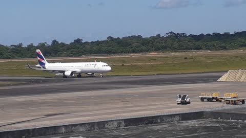 Airbus A321 PT-XPA pousa em Manaus vindo de Brasília