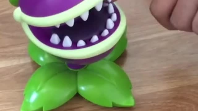 Plants vs Zombies: Piranha Bite Incident