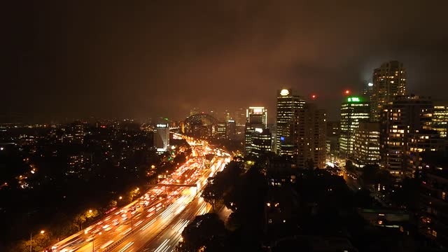 City ​​traffic at night